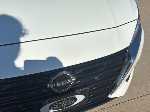 Used 2025 Nissan Altima 2.5 SV FWD image 28