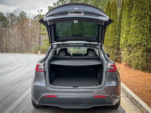 Used 2023 Tesla Model Y Performance image 19