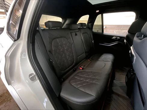 Certified 2025 BMW X5 xDrive40i w/ M Sport Package image 29