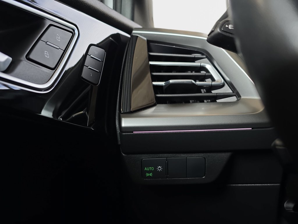Certified 2023 Audi Q4 e-tron Premium Plus AWD/4WD image 27