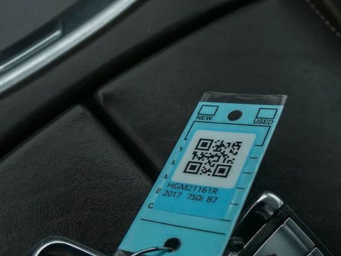 Used 2017 BMW 750i RWD image 14