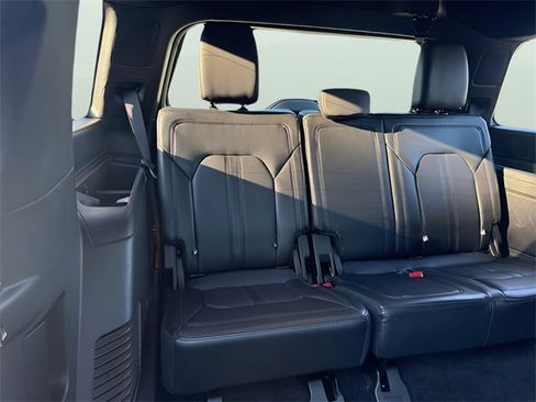 Used 2021 Ford Expedition Limited image 14