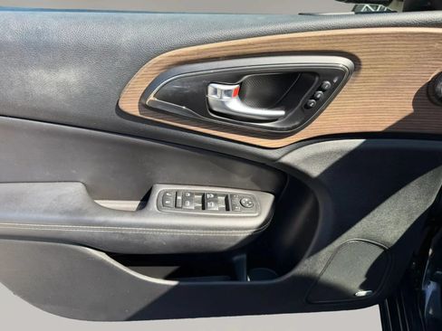Used 2016 Chrysler 200 C w/ Premium Group AWD/4WD image 9