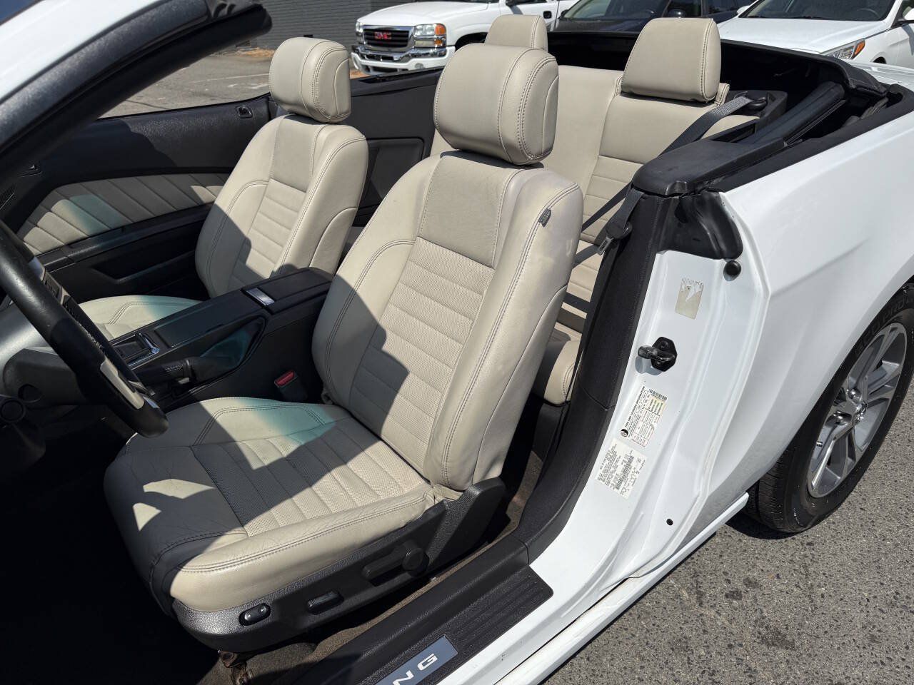 Used 2014 Ford Mustang Premium RWD image 11