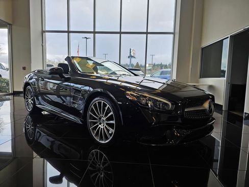 Used 2019 Mercedes-Benz SL 550 image 10