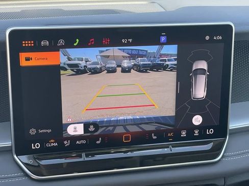 Used 2026 Volkswagen Tiguan SE w/ Panoramic Sunroof Package FWD image 15