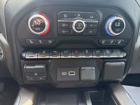 Used 2023 GMC Sierra 2500 Denali w/ Technology Package AWD/4WD image 19
