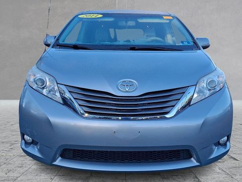 Used 2014 Toyota Sienna XLE w/ Entertainment Package image 3