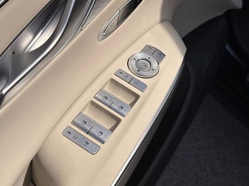 Used 2026 Genesis GV70 2.5T Select image 15