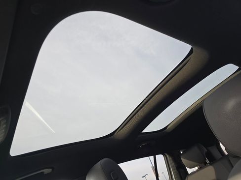 Used 2023 Mercedes-Benz GLB 250 GLB 250 image 3