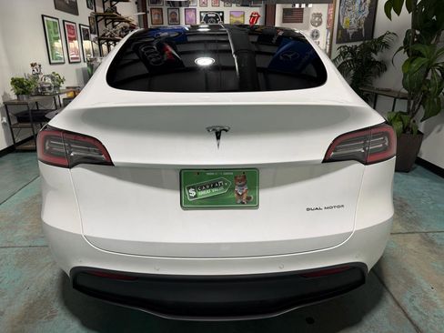 Used 2020 Tesla Model Y Long Range image 5
