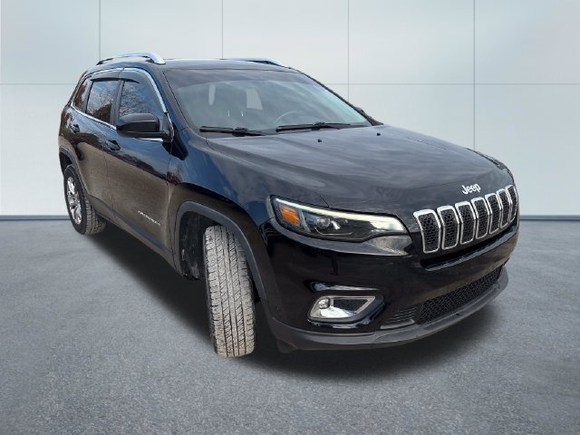 Used 2019 Jeep Cherokee Latitude Plus w/ Cold Weather Group AWD/4WD image 5