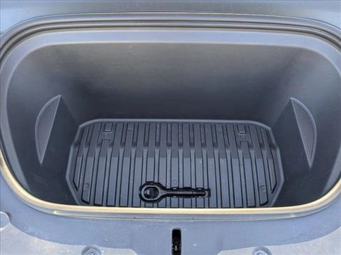 Used 2023 Tesla Model Y Long Range image 22