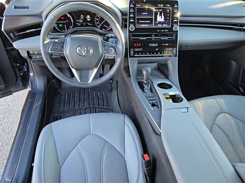 Used 2021 Toyota Avalon XLE image 19