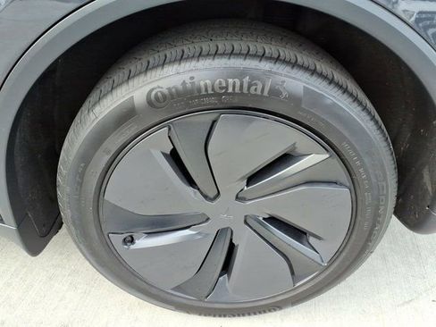Used 2026 Tesla Model Y Long Range AWD/4WD image 24