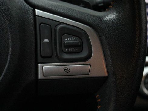 Used 2017 Subaru Crosstrek 2.0i Limited image 12