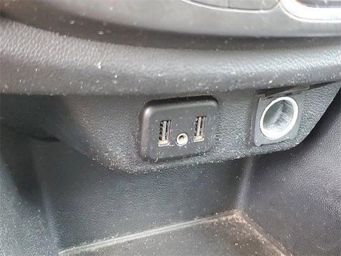 Used 2019 Chevrolet Traverse LT image 22