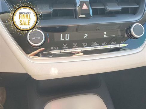 Certified 2025 Toyota Corolla LE image 29
