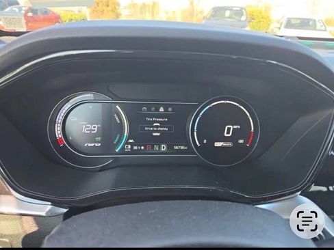 Used 2020 Kia Niro EX Premium image 4