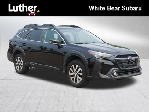 Used 2024 Subaru Outback Premium AWD/4WD image 1