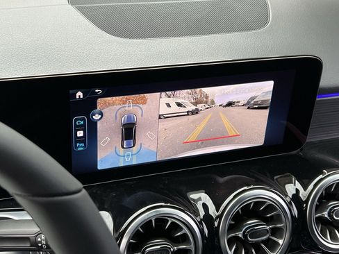 New 2026 Mercedes-Benz GLB 250 4MATIC image 17