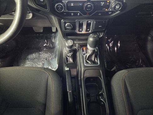 Used 2025 Jeep Wrangler Sport AWD/4WD image 14