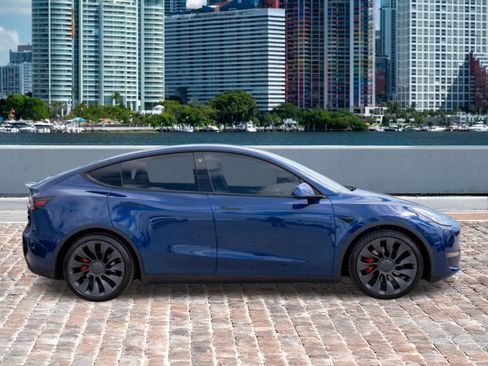 Used 2022 Tesla Model Y Performance AWD/4WD image 4