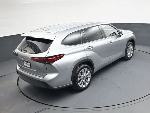 Used 2023 Toyota Highlander Limited image 27