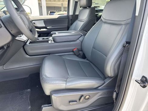 New 2026 Ford Expedition Active image 22