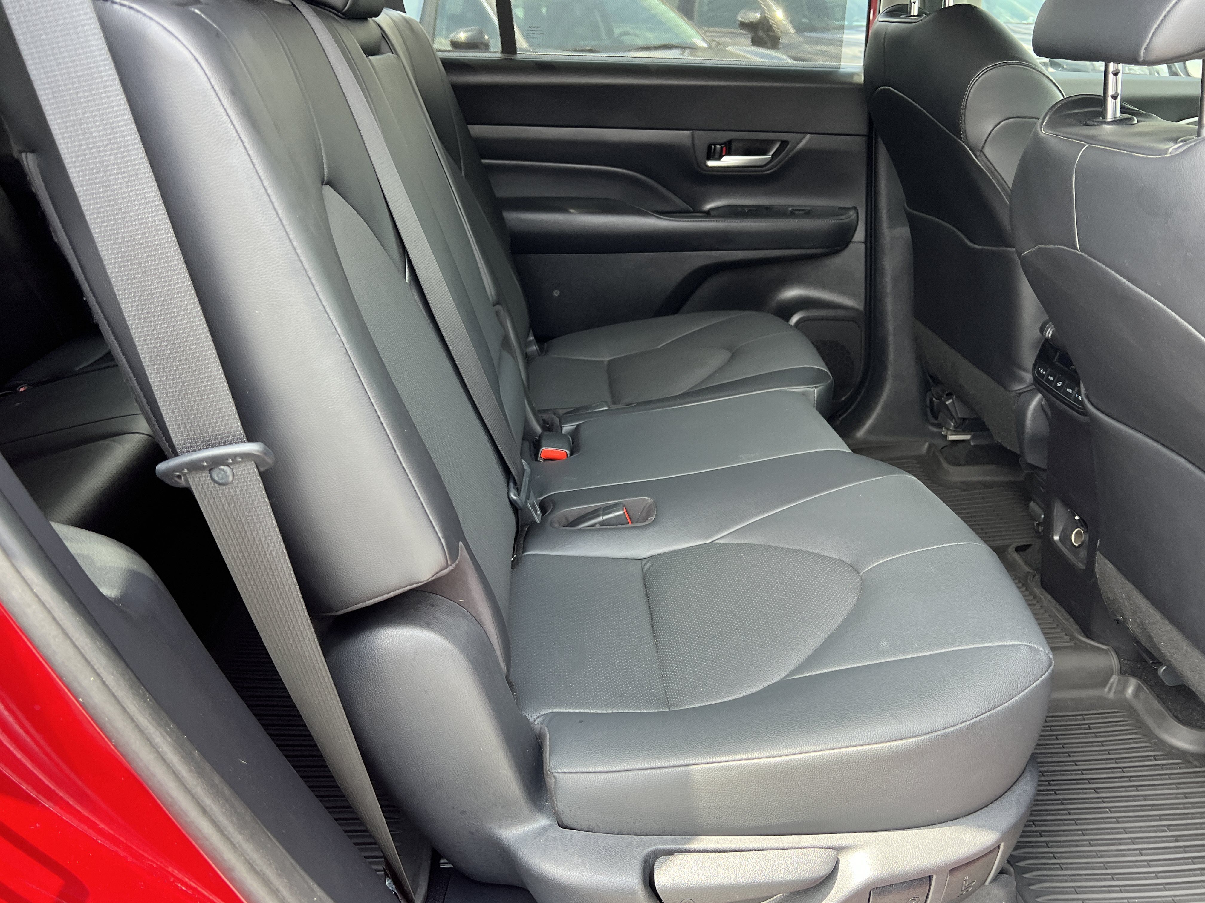 Used 2024 Toyota Grand Highlander AWD image 19