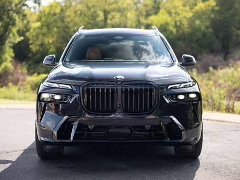 Used 2025 BMW X7 xDrive40i w/ M Sport Package AWD/4WD image 10