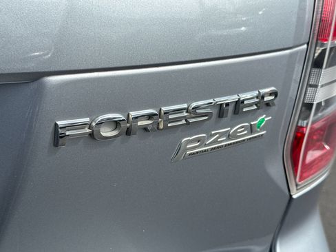 Used 2016 Subaru Forester 2.5i Premium AWD/4WD image 2