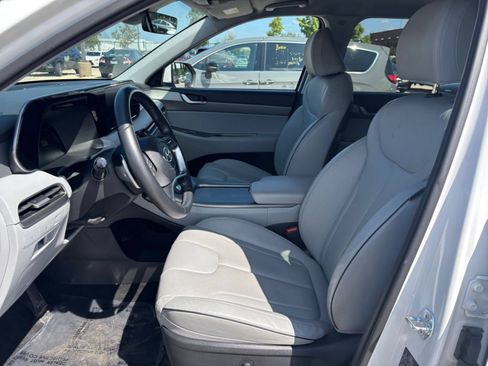 Used 2025 Hyundai Palisade SEL FWD image 29