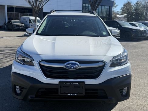 Used 2022 Subaru Outback Premium image 3