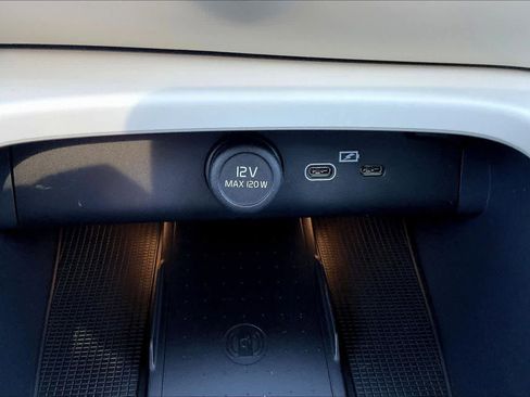 New 2026 Volvo XC40 B5 Plus w/ Protection Package Premier image 23