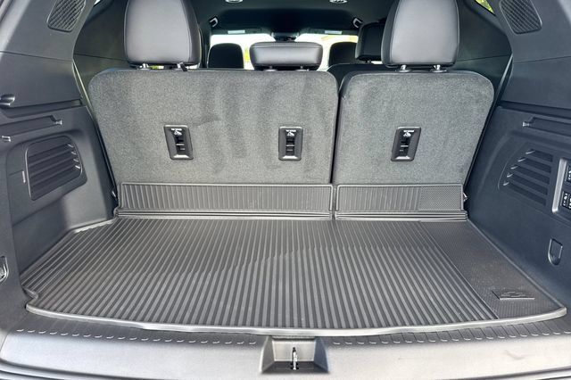 New 2026 Chevrolet Traverse High Country FWD image 24