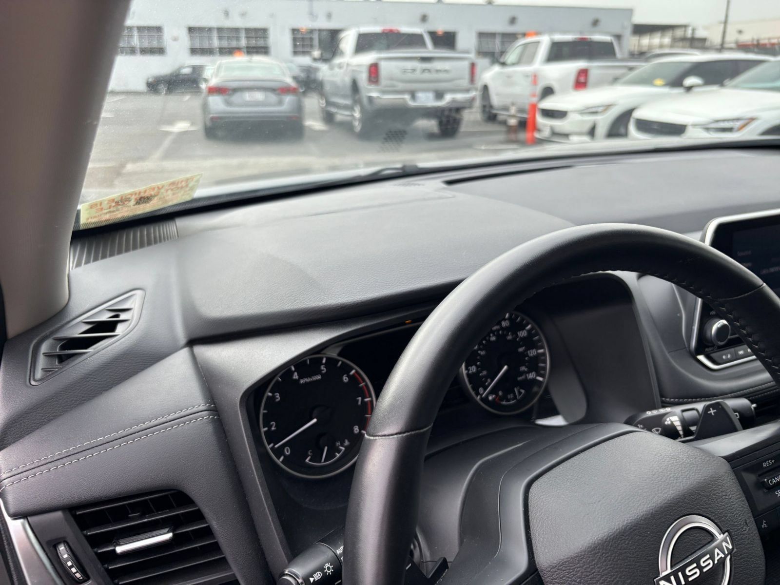 Used 2025 Nissan Rogue SV FWD image 35