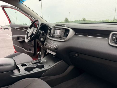 Used 2016 Kia Sorento FWD w/ LX Convenience Package image 13