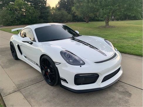 Used 2016 Porsche Cayman GT4 image 2