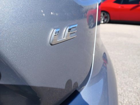 Used 2022 Toyota Corolla LE FWD image 17