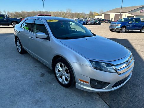 Used 2012 Ford Fusion SE FWD image 3