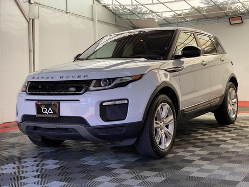 Used 2018 Land Rover Range Rover Evoque SE AWD/4WD image 3
