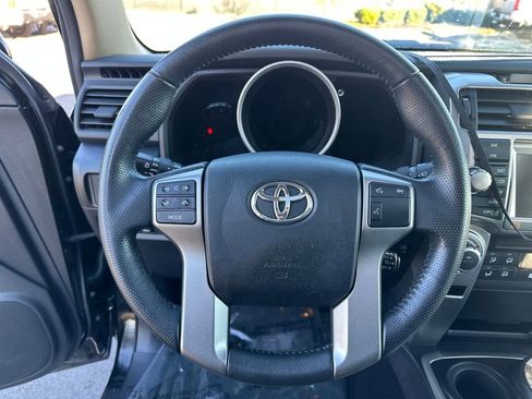 Used 2011 Toyota 4Runner Limited image 18