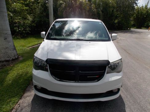 Used 2018 Dodge Grand Caravan SE FWD image 13