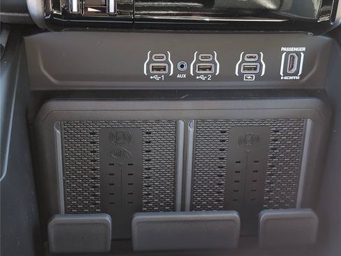 New 2026 RAM 1500 Laramie AWD/4WD image 27