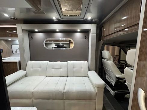 Used 2018 Mercedes-Benz Sprinter 3500 image 30