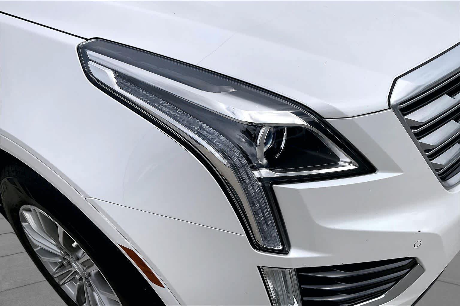 Used 2018 Cadillac XT5 Luxury w/ Driver Awareness Package FWD image 28