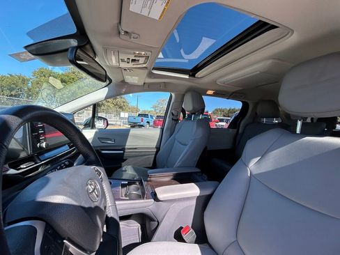 Certified 2024 Toyota Sienna XLE w/ XLE Plus Package image 12