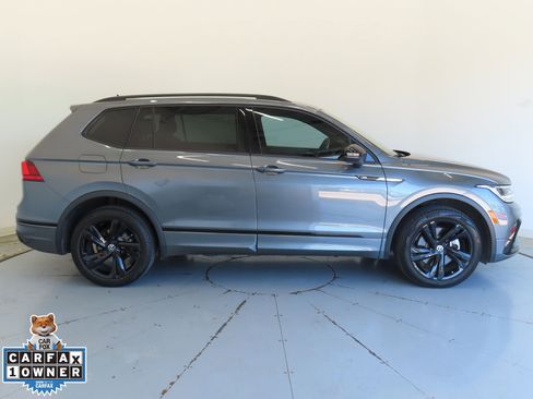 Used 2023 Volkswagen Tiguan SE R-Line image 2