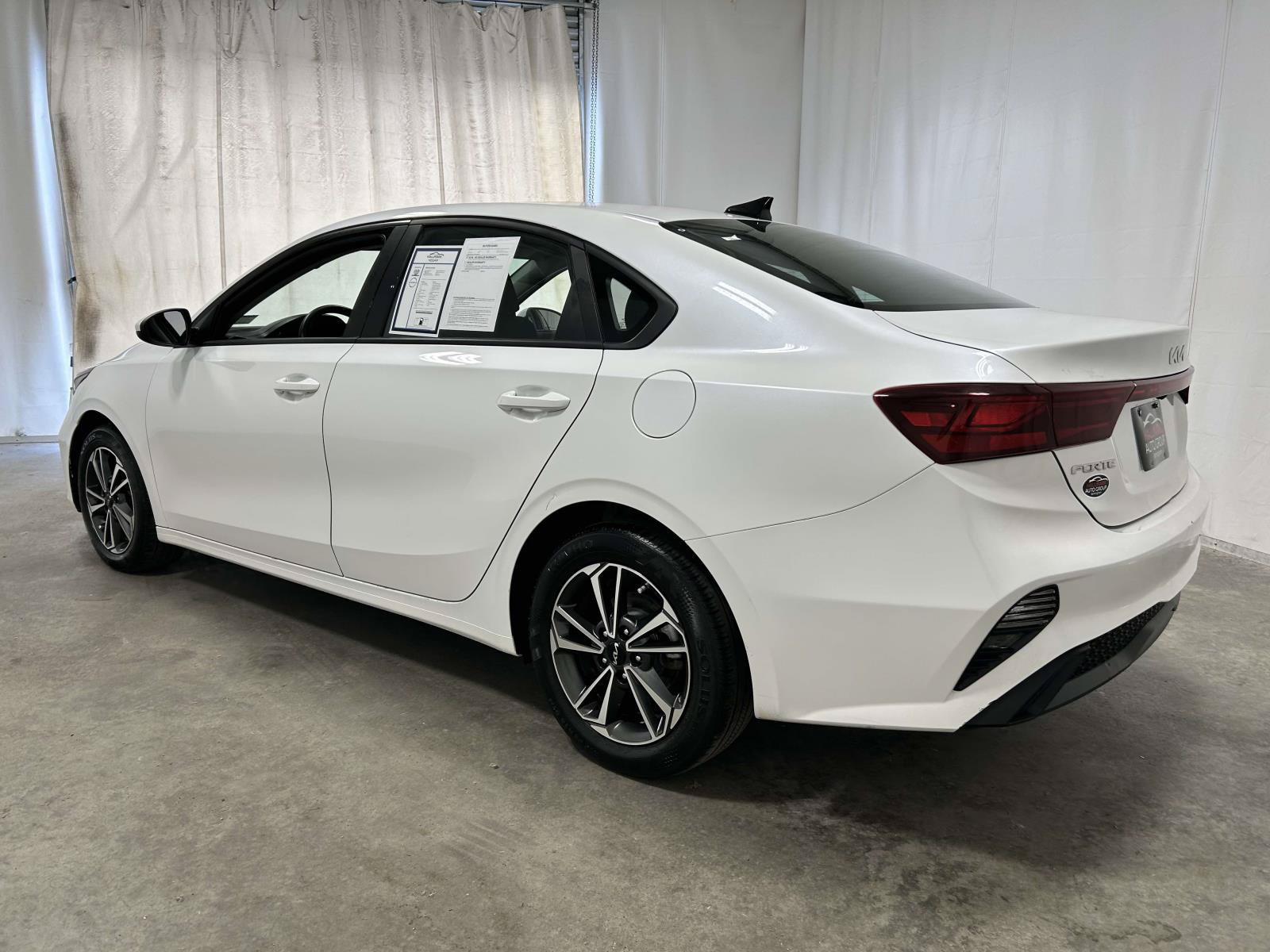 Used 2023 Kia Forte LXS FWD image 4